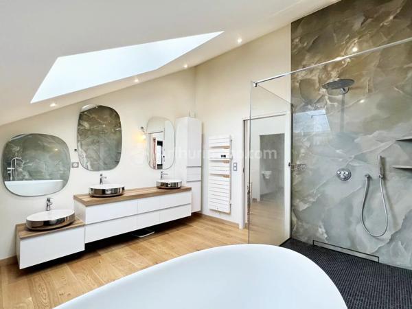 Vente Maison 9 pièces 314 m2 à Clermont-Ferrand