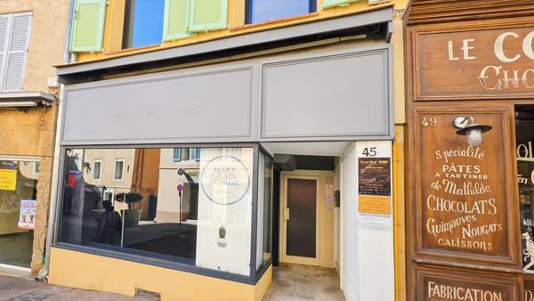 Fréjus (83600) En location 917 € par mois à Fréjus : avec VALLADE Joanna