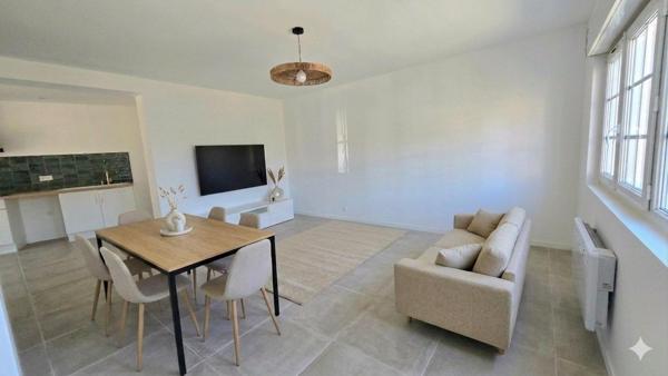 Maison rénovée avec 3 chambres et extérieur clos