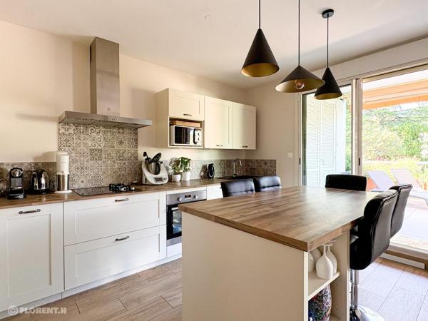 Appartement à CHARBONNIERES-LES-BAINS, 69260 - 5 pièces 110m²
