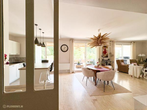 Appartement à CHARBONNIERES-LES-BAINS, 69260 - 5 pièces 110m²