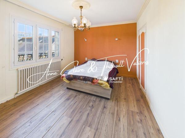 Une maison spacieuse, pratique et pleine de potentiel – À visiter sans tarder !