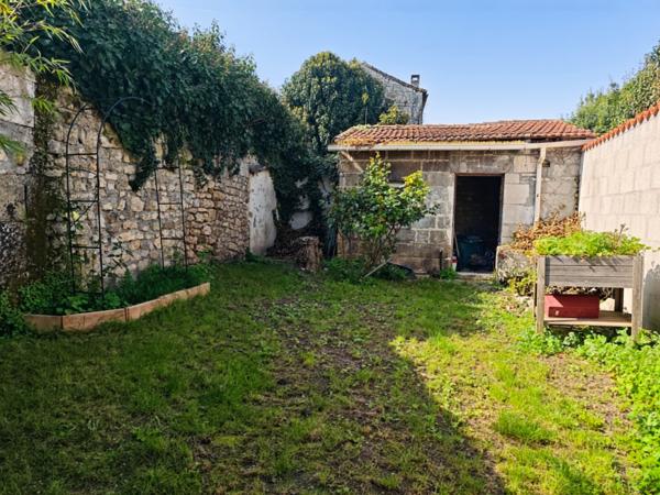 Maison de bourg avec jardin