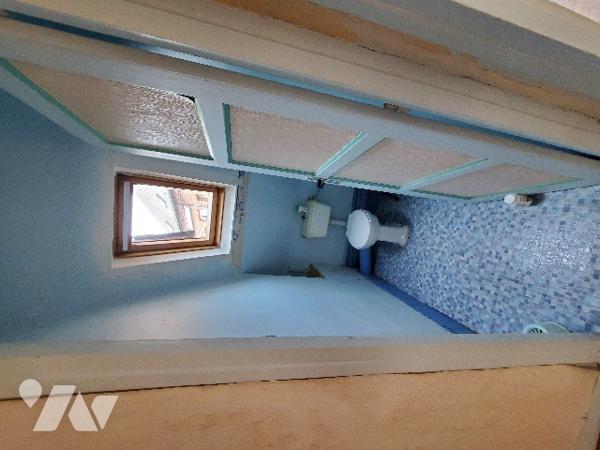 A VENDRE A AUMALE local mixte commerce/habitation proche du centre-ville