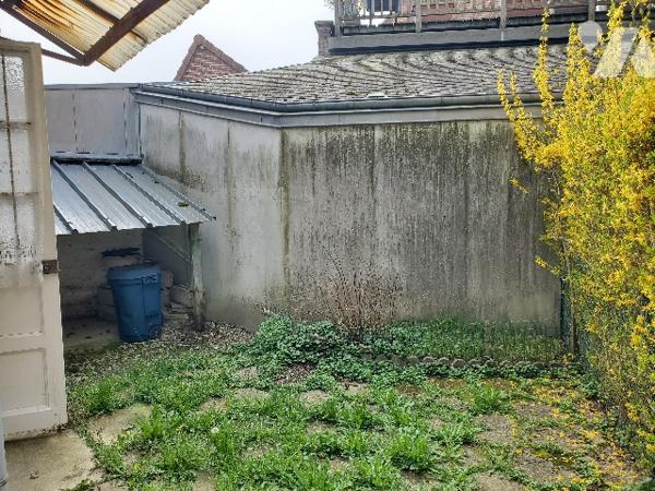 A VENDRE A AUMALE local mixte commerce/habitation proche du centre-ville