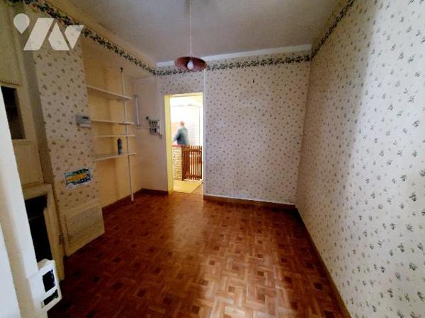 A VENDRE A AUMALE local mixte commerce/habitation proche du centre-ville