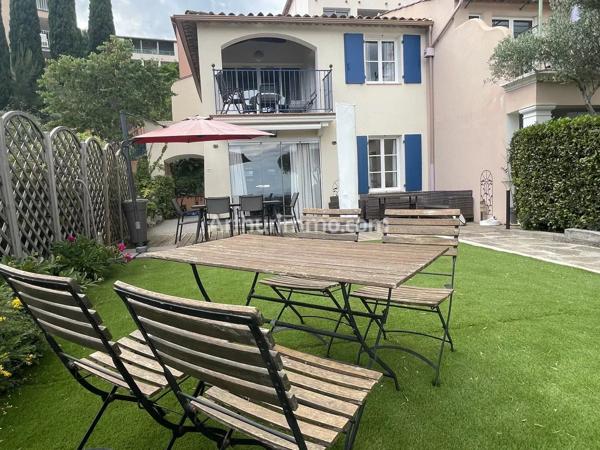 Vente                                                      Appartement
                        
                     3 pièces                      36 m2                     à Grimaud