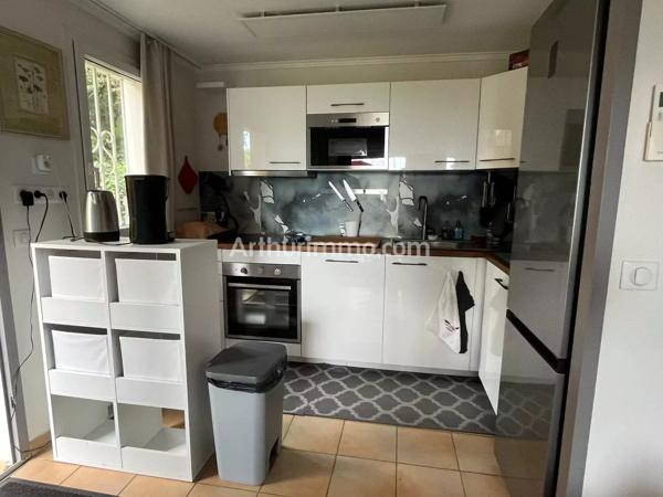 Vente                                                      Appartement
                        
                     3 pièces                      36 m2                     à Grimaud
