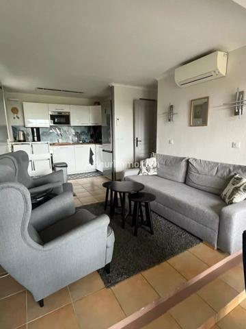 Vente                                                      Appartement
                        
                     3 pièces                      36 m2                     à Grimaud