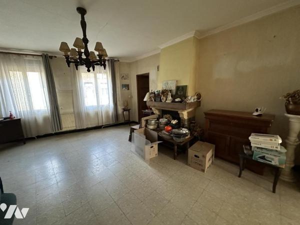 Maison de ville avec 3 garages - DENAIN