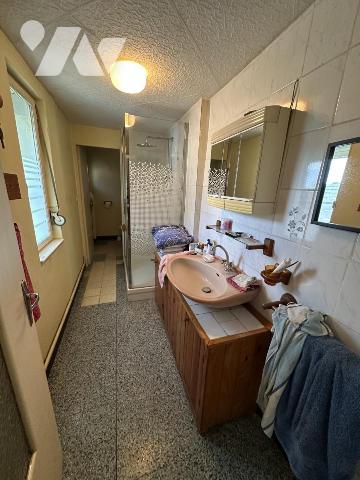 Maison de ville avec 3 garages - DENAIN