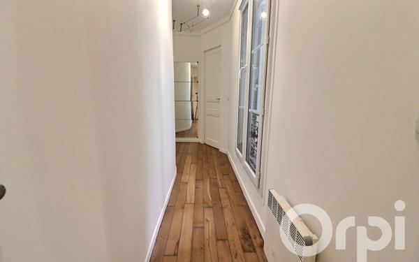 Appartement à vendre    3 pièces • 70,50 m2 Paris 10