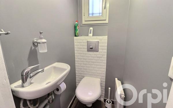 Appartement à vendre    3 pièces • 70,50 m2 Paris 10