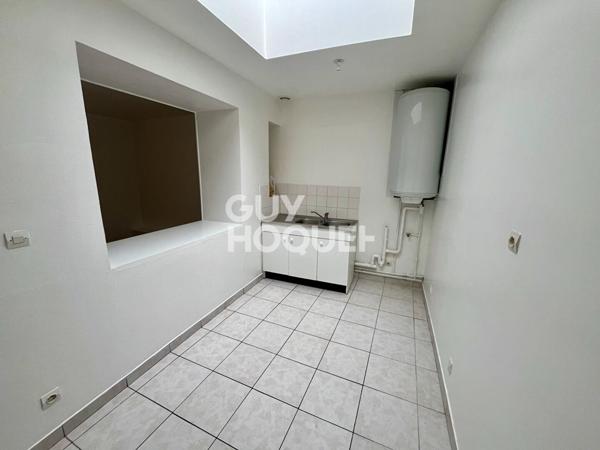 LOCATION : appartement de 2 pièces (50 m²) à CALAIS