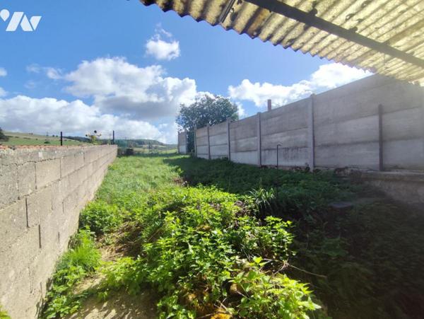 Maisonnette à conforter avec jardin - INOR