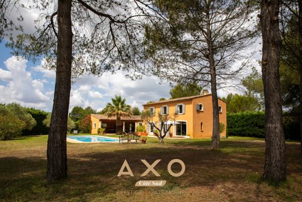 MEYRARGUES  MAISON DEXCEPTION  T7  PISCINE  POOL HOUSE  JARDIN PAYSAGÉ  VUE DÉGAGÉE  3 800 M² DE TERRAIN  1 295 000