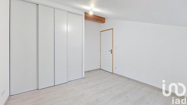 Location appartement 5 pièces 86 m² Saint-Julien-Molin-Molette