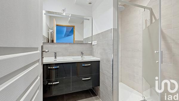 Location appartement 5 pièces 86 m² Saint-Julien-Molin-Molette