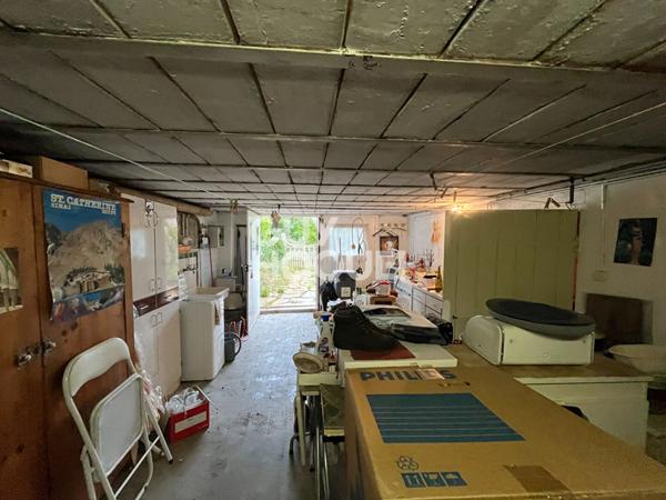 5 minutes à pied du coeur de ville! Maison à rénover!