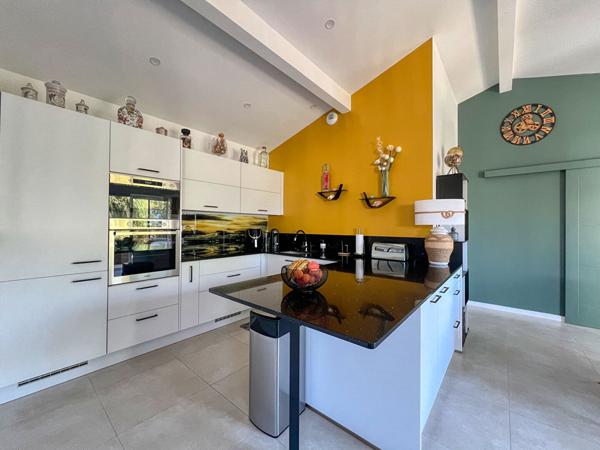 17920 BREUILLET Maison récente de plain-pied - état irréprochable - DPE A - à 550m du centre-bourg de Breuillet