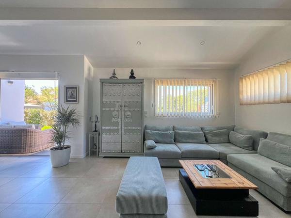 17920 BREUILLET Maison récente de plain-pied - état irréprochable - DPE A - à 550m du centre-bourg de Breuillet