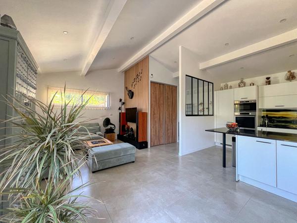 17920 BREUILLET Maison récente de plain-pied - état irréprochable - DPE A - à 550m du centre-bourg de Breuillet