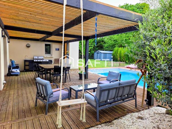 LUMINEUX PLAIN PIED TROIS CHAMBRES, SUITE PARENTALE, GRANDE PIÈCE DE VIE, GARAGE MEZZANINE, PISCINE CHAUFFÉE