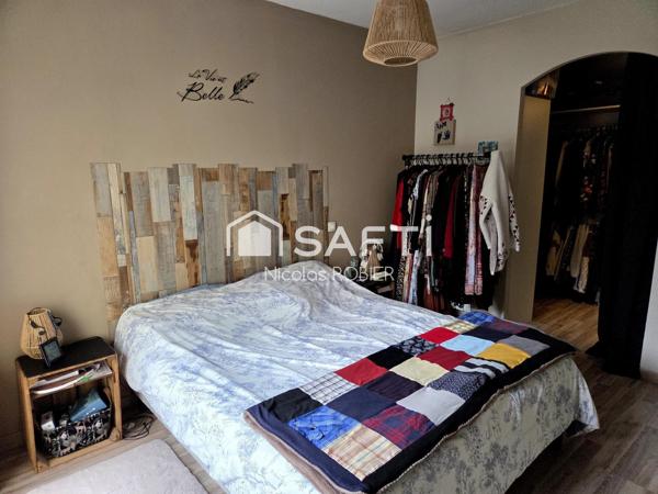 LUMINEUX PLAIN PIED TROIS CHAMBRES, SUITE PARENTALE, GRANDE PIÈCE DE VIE, GARAGE MEZZANINE, PISCINE CHAUFFÉE