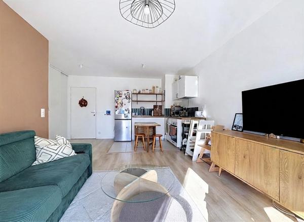 Appartement
         2 pièces
        - 39 m² Exclusivité 233 000 € *