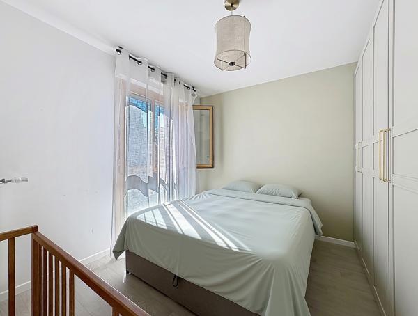 Appartement
         2 pièces
        - 39 m² Exclusivité 233 000 € *
