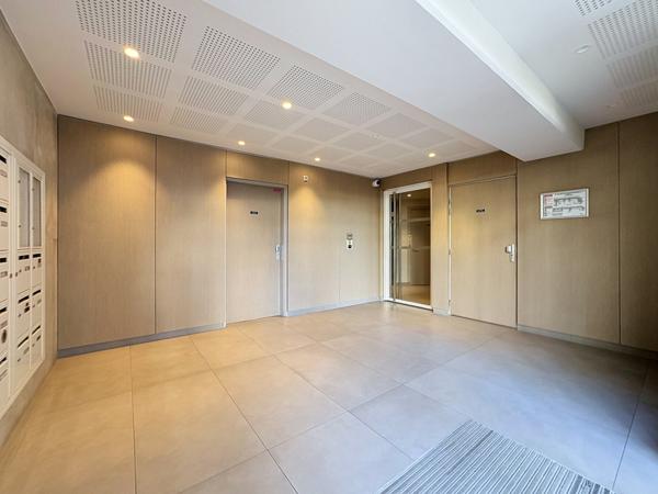 Appartement
         2 pièces
        - 39 m² Exclusivité 233 000 € *