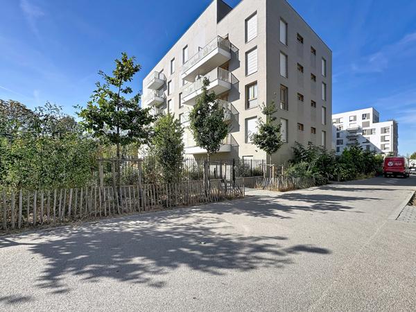 Appartement
         2 pièces
        - 39 m² Exclusivité 233 000 € *