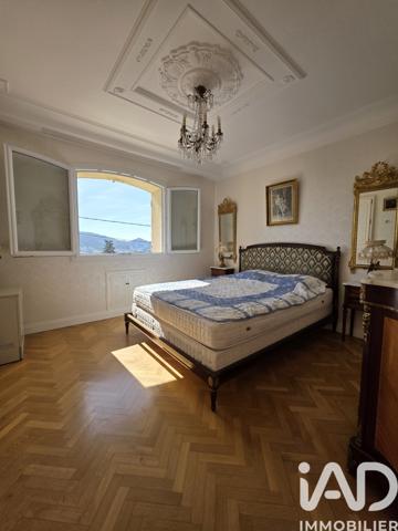 Maison à vendre 5 pièces 180 m² Marseille 12
