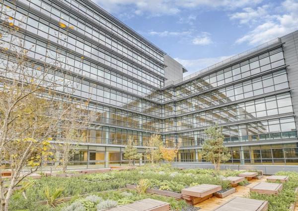 Bureaux rénovés à louer - prestations haut de gamme avec terrasses et jardins - MAGNETIK Paris 14 Porte d'Orléans
