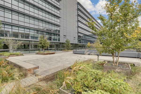 Bureaux rénovés à louer - prestations haut de gamme avec terrasses et jardins - MAGNETIK Paris 14 Porte d'Orléans