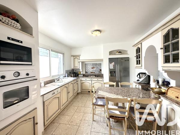 Maison à vendre 6 pièces 198 m² Mougins
