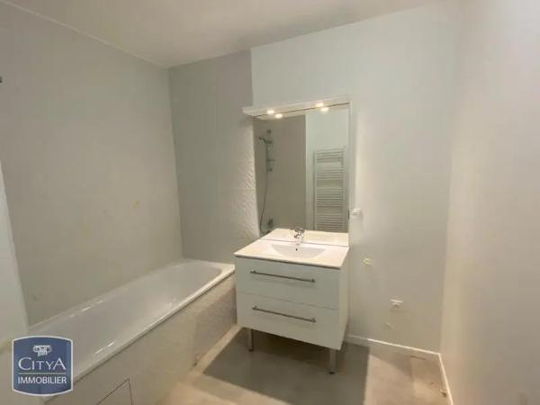 Appartement à louer 3 pièces 69.7m² Le Blanc-Mesnil (93150)