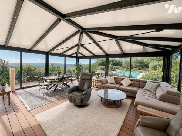 FAYENCE. Adrech du Peyron, Propriété 224m² : avec maison de 185m², dépendance T2 de 39m² et piscine.