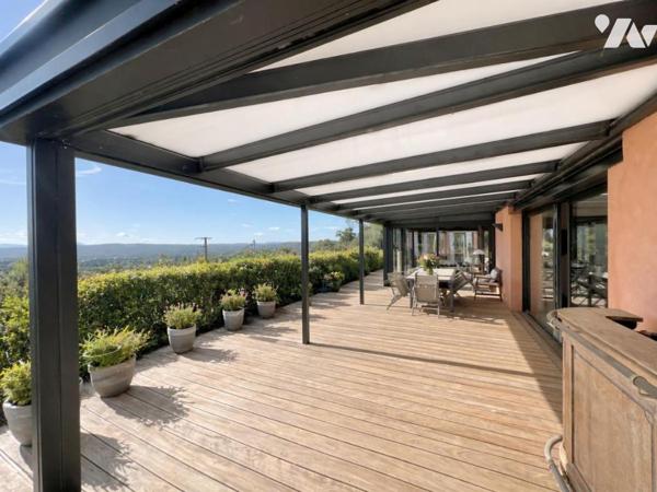 FAYENCE. Adrech du Peyron, Propriété 224m² : avec maison de 185m², dépendance T2 de 39m² et piscine.