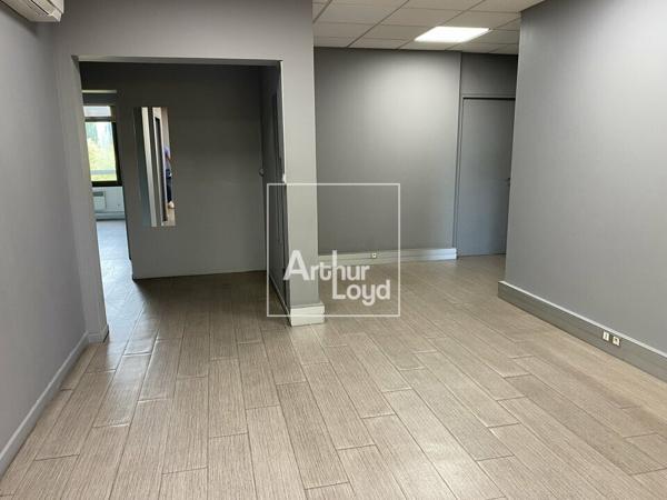 BUREAUX A VENDRE EVRY PROCHE CENTRE VILLE