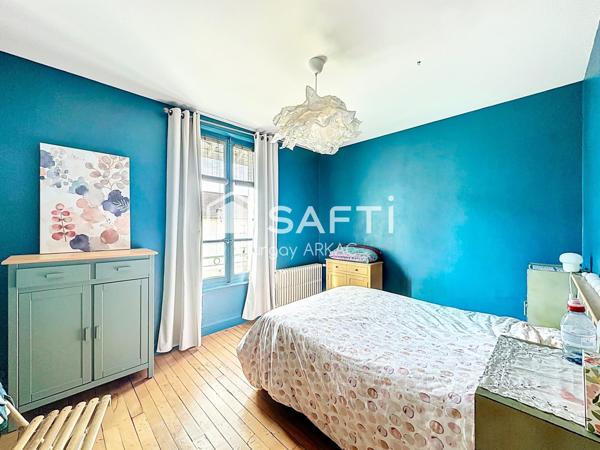 Maison de caractère de 1914 : calme et confort en plein centre