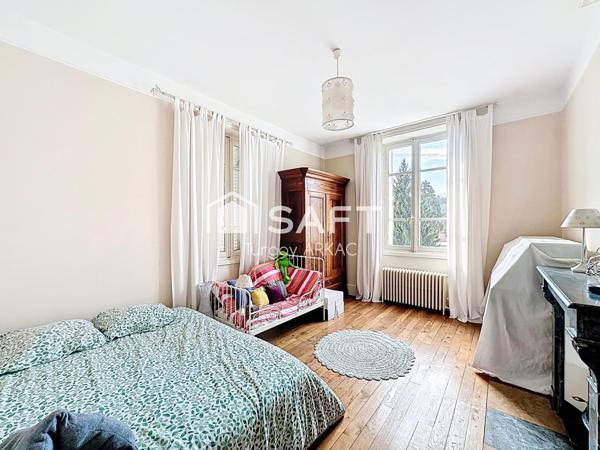 Maison de caractère de 1914 : calme et confort en plein centre