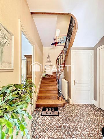 Maison de caractère de 1914 : calme et confort en plein centre