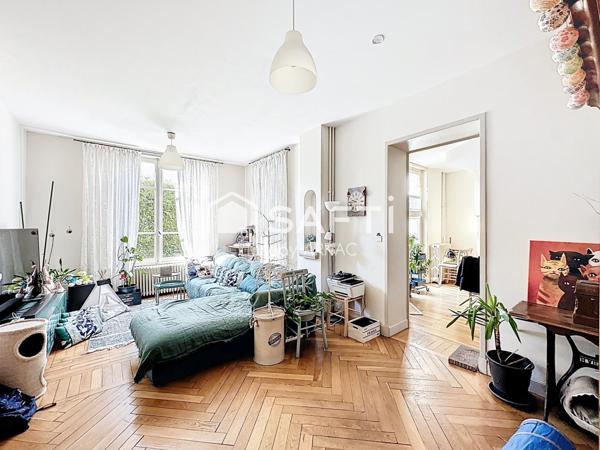 Maison de caractère de 1914 : calme et confort en plein centre