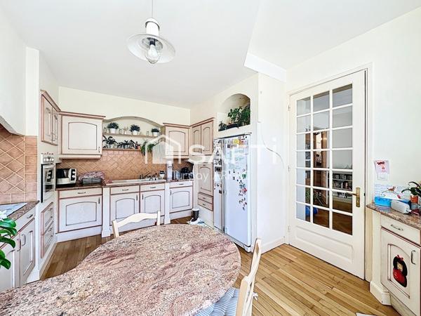 Maison de caractère de 1914 : calme et confort en plein centre