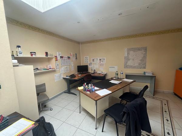 Local d'activité Saint Berthevin 710 m2
