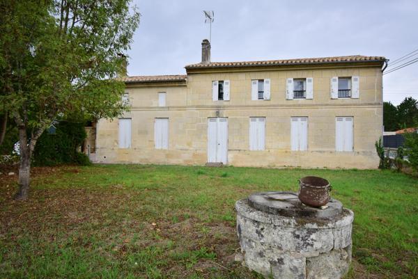 Maison en pierre de taille de 145m² + chai de 80m²