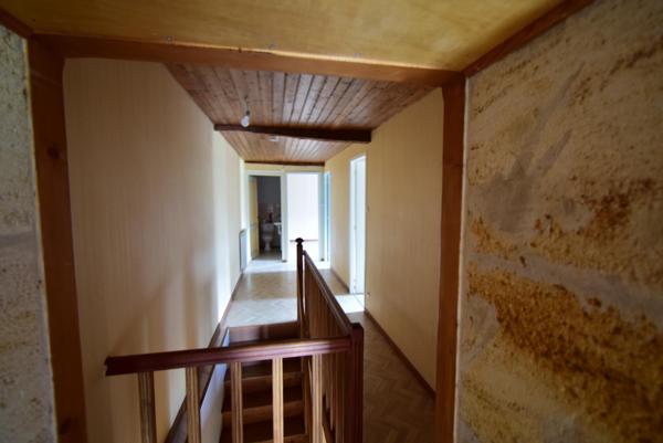 Maison en pierre de taille de 145m² + chai de 80m²