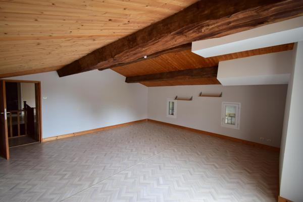 Maison en pierre de taille de 145m² + chai de 80m²