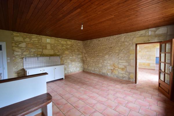 Maison en pierre de taille de 145m² + chai de 80m²